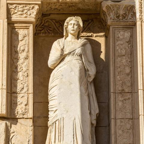 一站式全攻略：微信小程序的研发与运营策略，决战千年商业竞技场秘籍揭秘