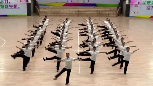 《舞动青春》分解教学：学习舞蹈，提升自我，感受青春的活力和激情