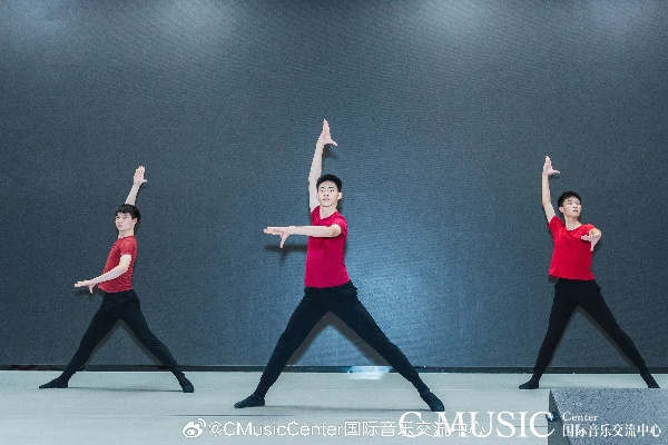 《舞动青春》分解教学：学习舞蹈，提升自我，感受青春的活力和激情