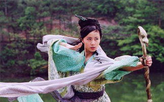 天姬变官服：古代神话传说中的女神之力，华服重现时尚舞台的璀璨魅力