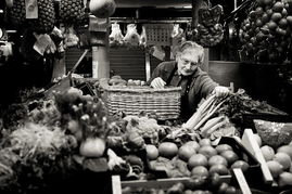 探索古代生活的独特视角:以小瓦匠的日常生活揭示古代社会的工匠文化 探索古代生活的独特视角:以小瓦匠的日常生活揭示古代社会的工匠文化