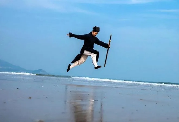 探讨轻功水上漂的真实意义与科学依据：古代武侠传说的迷雾与现代解读