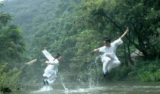 探讨轻功水上漂的真实意义与科学依据:古代武侠传说的迷雾与现代解读 探讨轻功水上漂的真实意义与科学依据:古代武侠传说的迷雾与现代解读