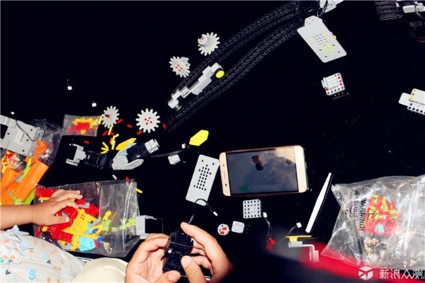 星际流浪纸艺师：一场碎片化未来世界中的探索与创新的艺术旅行