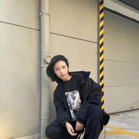 (类似神秘视线的手机游戏)探索神秘世界：与真实女性相似的神秘游戏体验