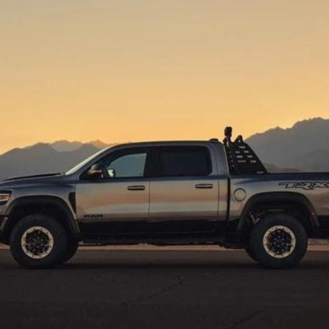 (关于霸王龙的生育过程)疼痛中诞生希望：揭秘霸王龙生宝宝的独特生命渴望和繁殖奇迹