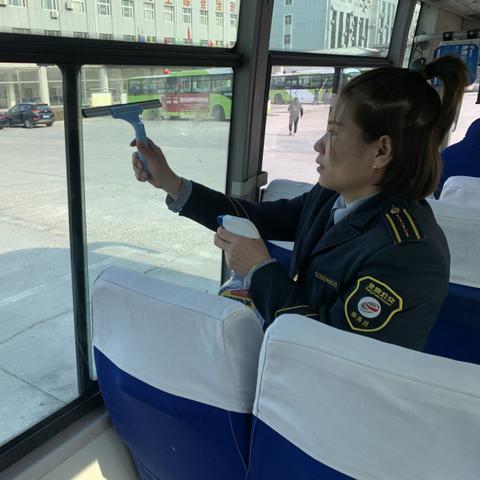 (我可以为您提供如下服务英语)我可以为您提供如下