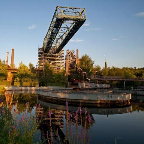 (潜水看海底世界的作文)小学生潜水作文：初体验海底世界，勇气与好奇的交响乐