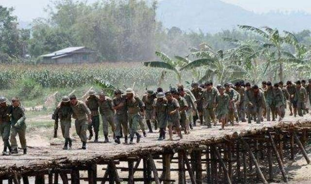 (世界远征者)探寻未知之地:世界远征军踏上征程,寻找新的希望和挑战。 (世界远征者)探寻未知之地:世界远征军踏上征程,寻找新的希望和挑战。