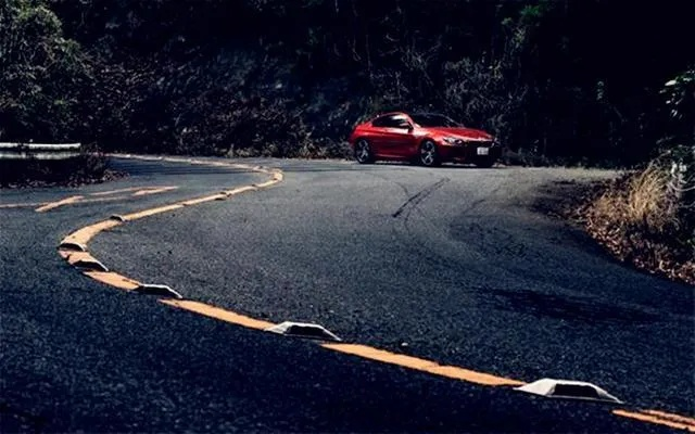 (过弯驾驶技巧)掌握过弯极限：提升驾驶技术与安全性的关键因素